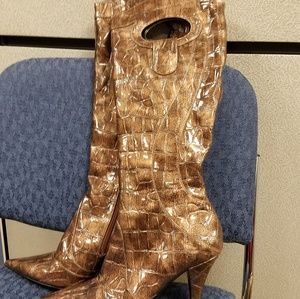 Ladies knee high boots pre owned